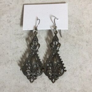Silver steampunk filigree fleur de lis drop earrings